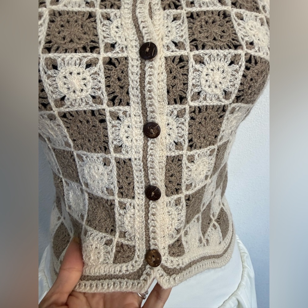 Vintage Crochet Granny Square Vest Boho Cottagecore Button Front S - Picture 4 of 9